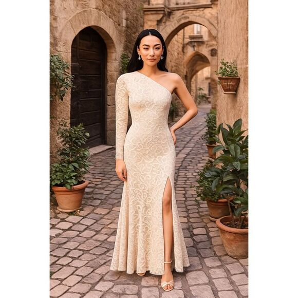 Elliatt Getaway One-shoulder Gown in Lace  Wedding Guest Dress size S NWT$420 - Picture 1 of 7